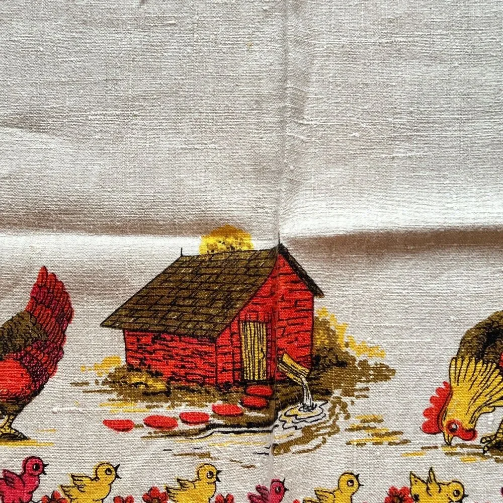 Vintage Farm House Rooster Hens Chickens Tablecloth Rectangular 63